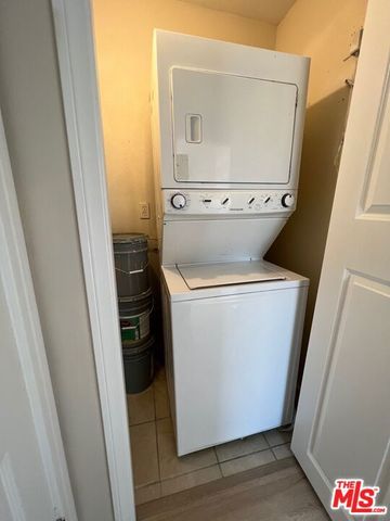 1282 S Highland Avenue, Los Angeles, CA 90019