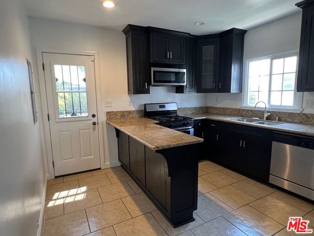 1282 S Highland Avenue, Los Angeles, CA 90019