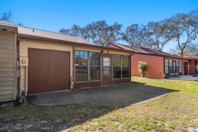 35077 WHISPERING OAKS BOULEVARD, Dade City, FL 33523