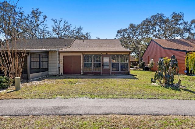 35077 WHISPERING OAKS BOULEVARD, Dade City, FL 33523