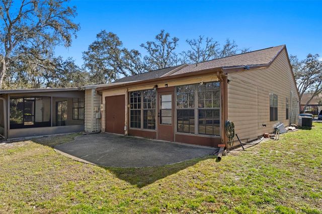 35077 WHISPERING OAKS BOULEVARD, Dade City, FL 33523