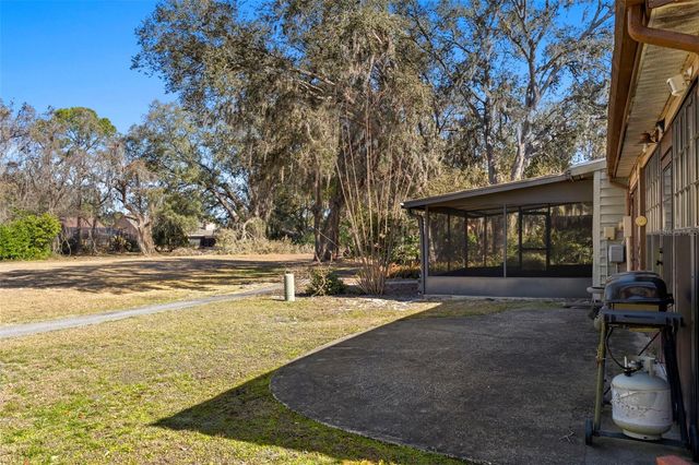 35077 WHISPERING OAKS BOULEVARD, Dade City, FL 33523