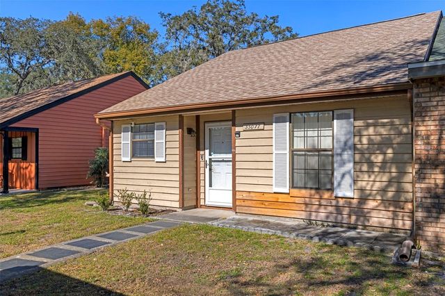 35077 WHISPERING OAKS BOULEVARD, Dade City, FL 33523