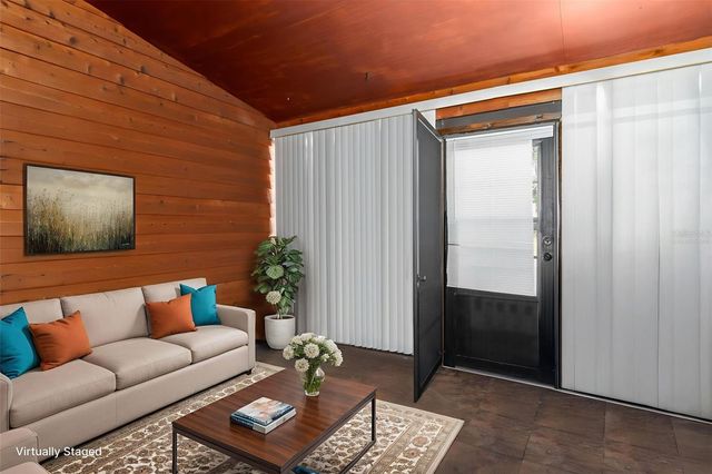 35077 WHISPERING OAKS BOULEVARD, Dade City, FL 33523