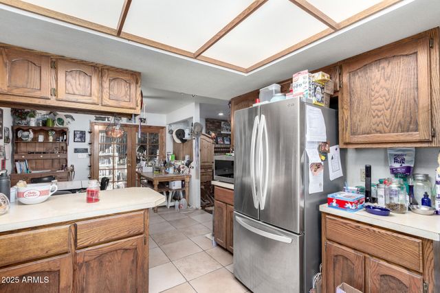 35011 N 3RD Street, Phoenix, AZ 85086