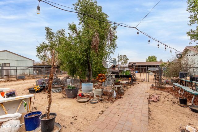 35011 N 3RD Street, Phoenix, AZ 85086