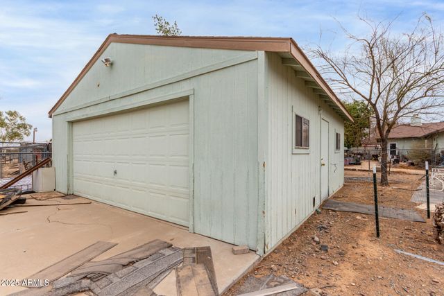 35011 N 3RD Street, Phoenix, AZ 85086