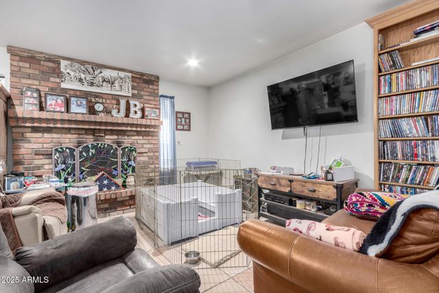 35011 N 3RD Street, Phoenix, AZ 85086