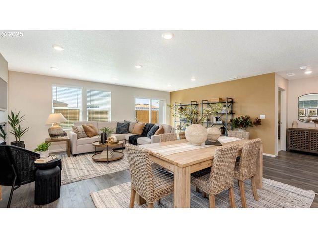 2906 U St, Springfield, OR 97477