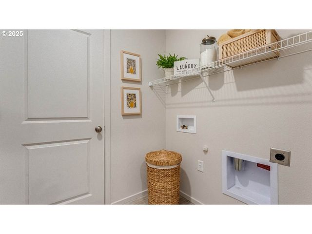 2906 U St, Springfield, OR 97477
