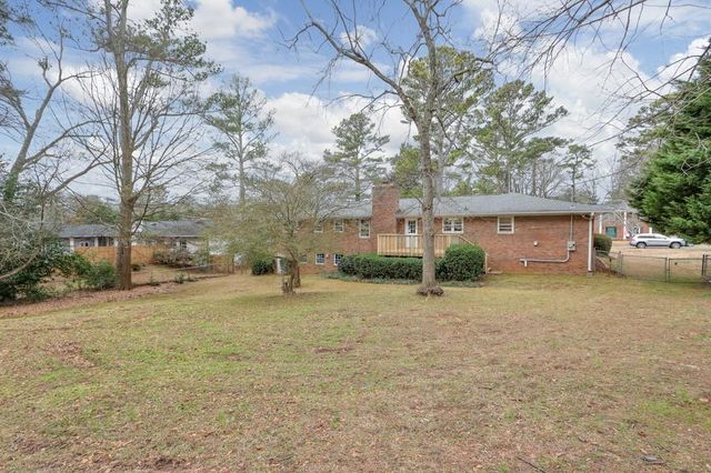 1055 Tuxedo Drive, Roswell, GA 30075