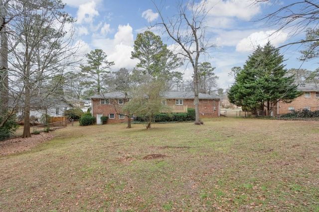 1055 Tuxedo Drive, Roswell, GA 30075