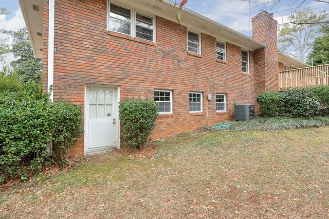 1055 Tuxedo Drive, Roswell, GA 30075