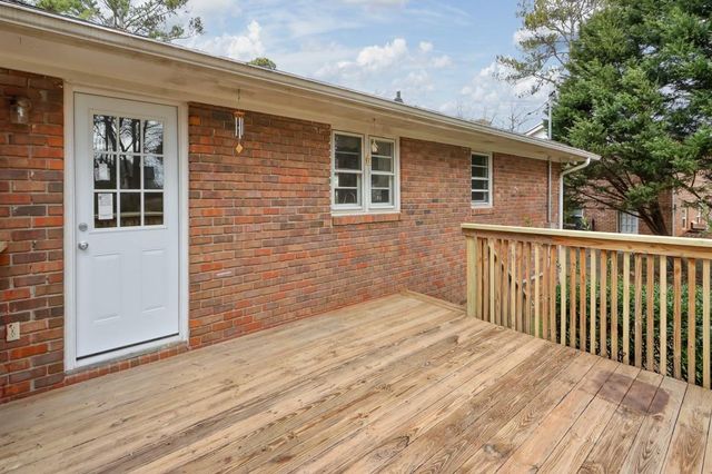 1055 Tuxedo Drive, Roswell, GA 30075