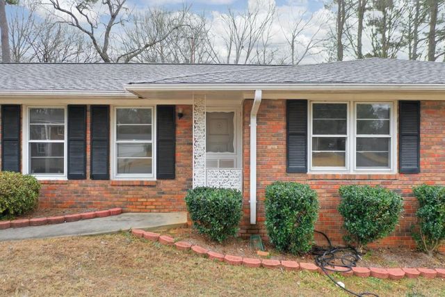 1055 Tuxedo Drive, Roswell, GA 30075