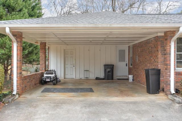 1055 Tuxedo Drive, Roswell, GA 30075