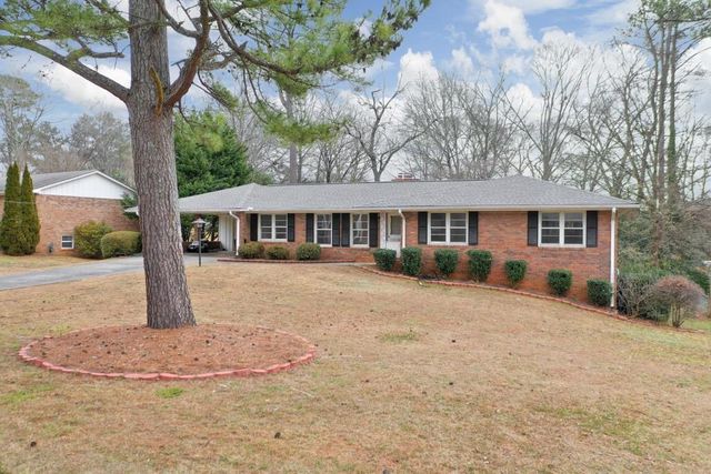 1055 Tuxedo Drive, Roswell, GA 30075