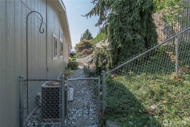 531 Nahalee Drive, East Wenatchee, WA 98802