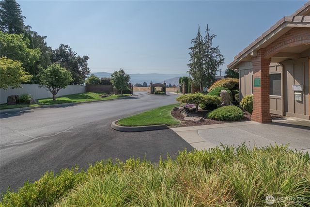 531 Nahalee Drive, East Wenatchee, WA 98802