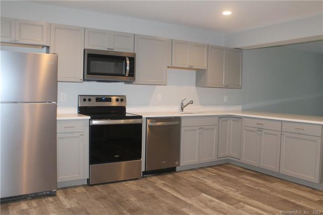 9 Goodhill Road 103, Bethel, CT 06801