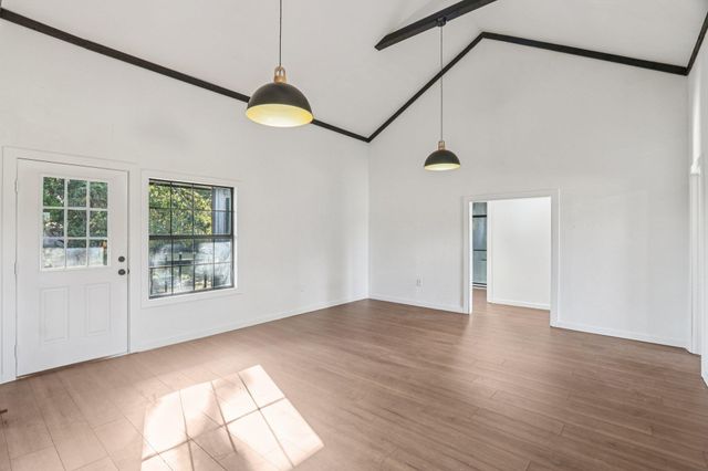 385 Alta Vista DR, Bastrop, TX 78602