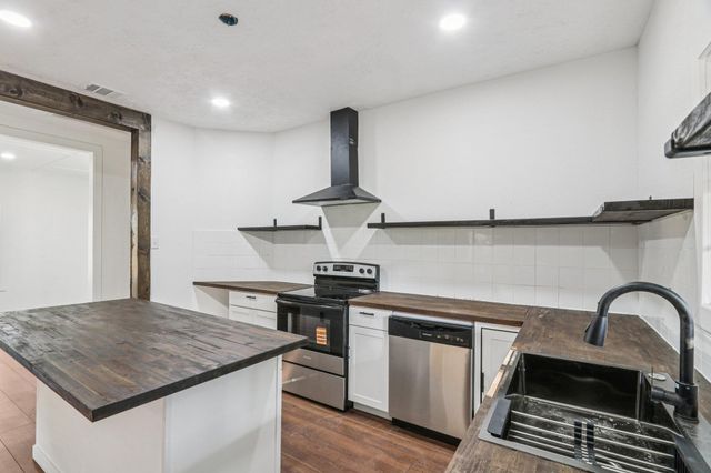 385 Alta Vista DR, Bastrop, TX 78602