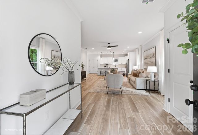 9006 Pinenoll Lane, Charlotte, NC 28215