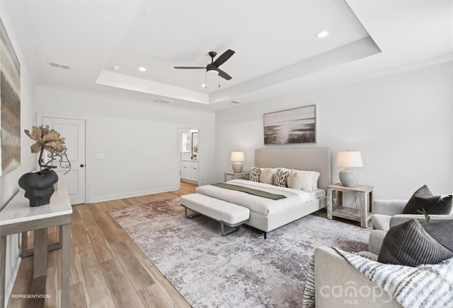 9006 Pinenoll Lane, Charlotte, NC 28215