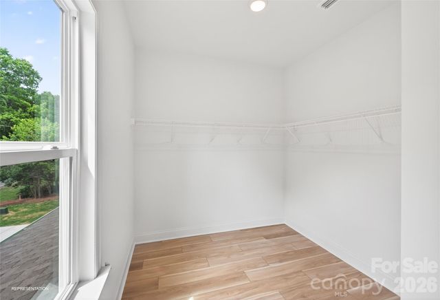 9006 Pinenoll Lane, Charlotte, NC 28215