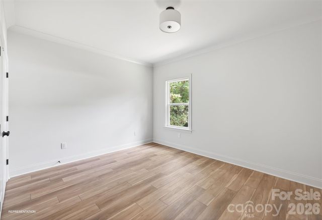 9006 Pinenoll Lane, Charlotte, NC 28215