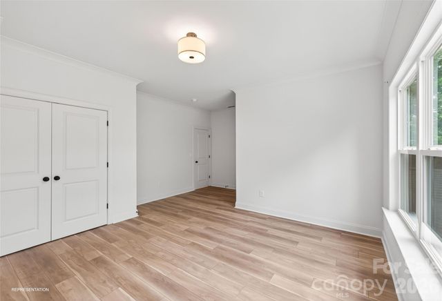 9006 Pinenoll Lane, Charlotte, NC 28215