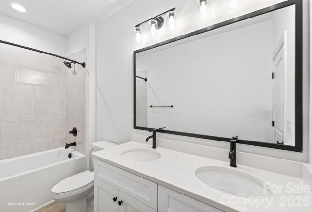 9006 Pinenoll Lane, Charlotte, NC 28215
