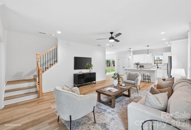9006 Pinenoll Lane, Charlotte, NC 28215