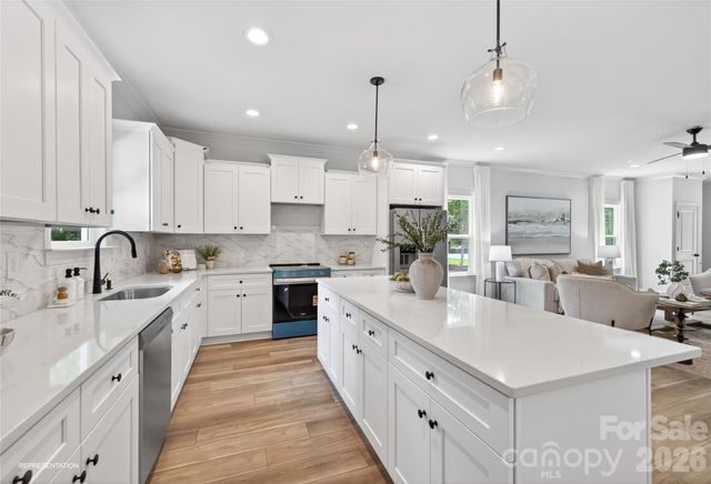 9006 Pinenoll Lane, Charlotte, NC 28215