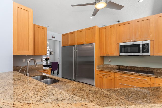 6040 NW 96th Way, Parkland, FL 33076