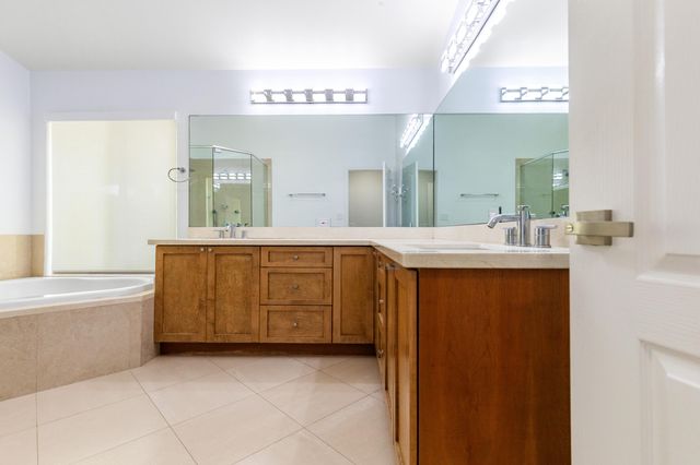 6040 NW 96th Way, Parkland, FL 33076