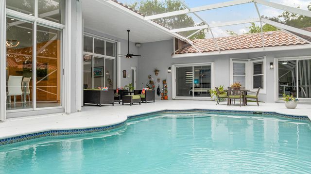 6040 NW 96th Way, Parkland, FL 33076