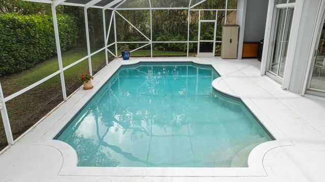 6040 NW 96th Way, Parkland, FL 33076