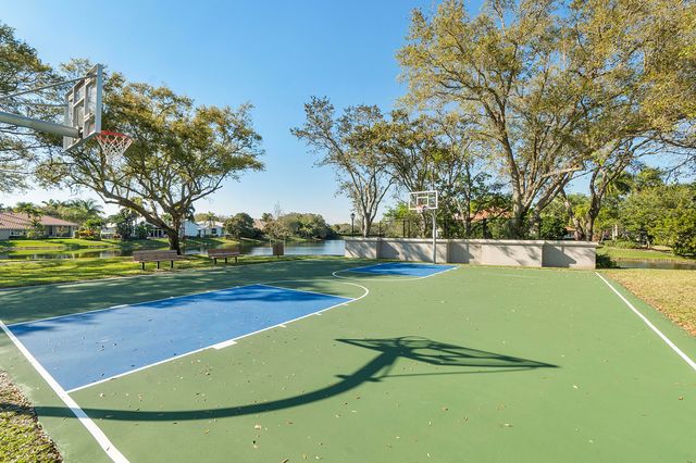 6040 NW 96th Way, Parkland, FL 33076