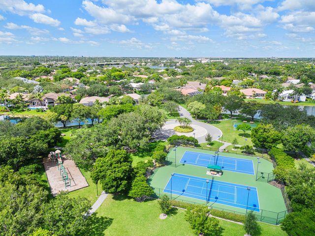 6040 NW 96th Way, Parkland, FL 33076