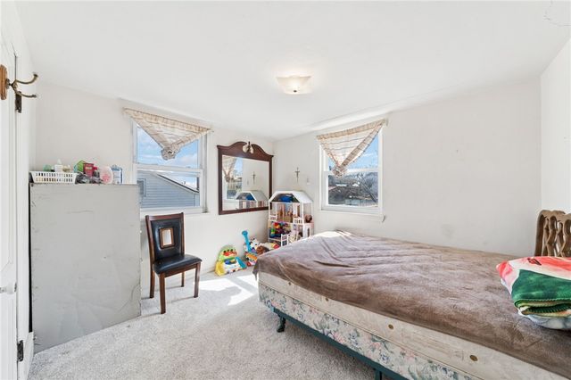 49 Montraver Dr, Monessen, PA 15062
