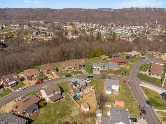 49 Montraver Dr, Monessen, PA 15062