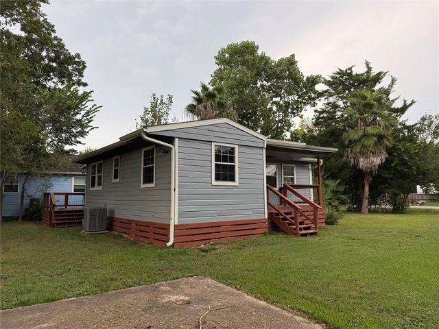 4308 6th Street, Bacliff, TX 77518