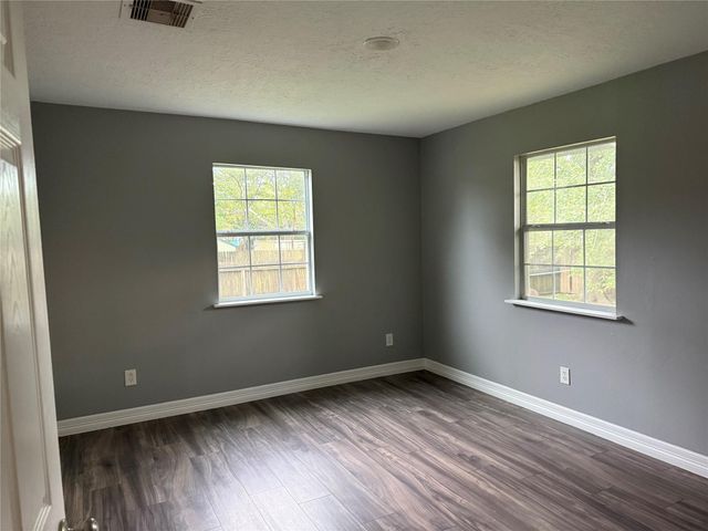 4308 6th Street, Bacliff, TX 77518