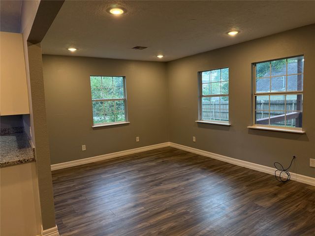 4308 6th Street, Bacliff, TX 77518