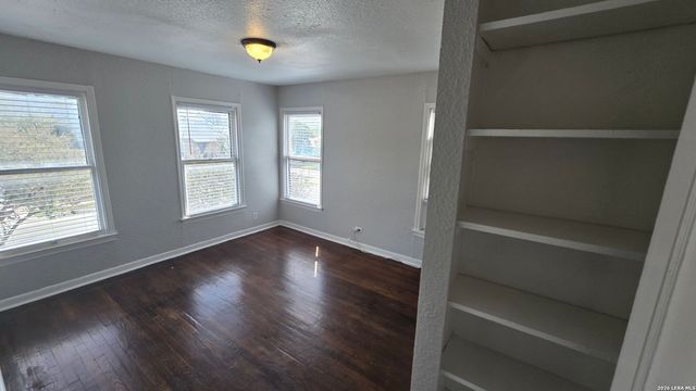 407 NATALEN AVE, San Antonio, TX 78209