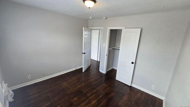 407 NATALEN AVE, San Antonio, TX 78209