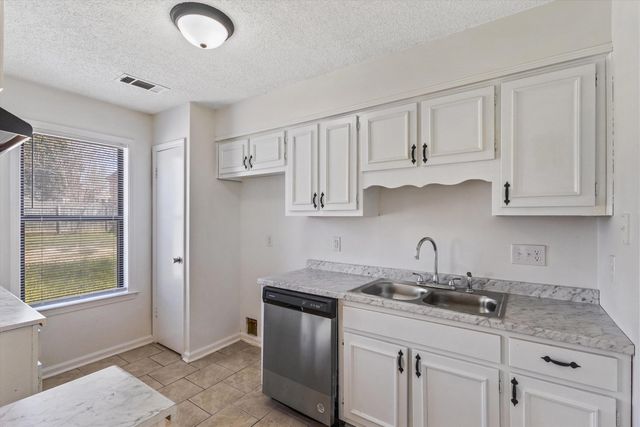 4244 WATER BRIAR RD, Millington, TN 38053