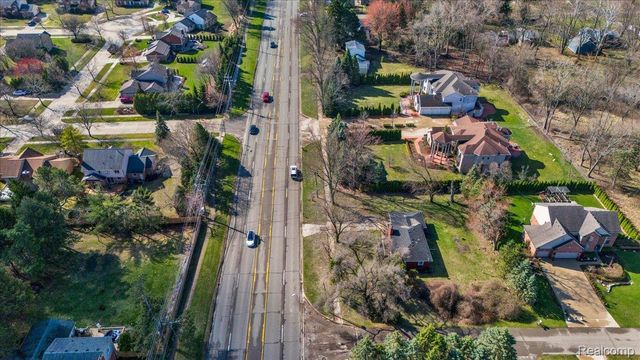 3431 Crooks Road, Troy, MI 48084