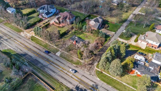 3431 Crooks Road, Troy, MI 48084